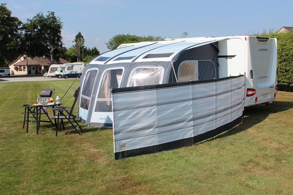 7 Pole Grey Stripe Traditional Windbreak